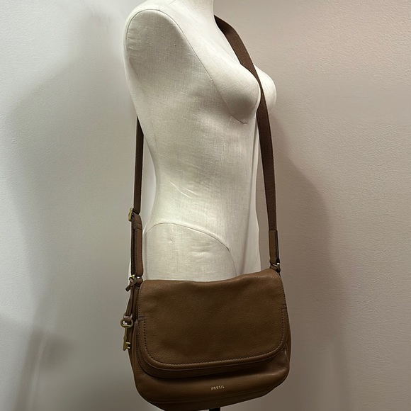 Fossil Peyton Pebble leather Double Flap crossbody bag in Cognac color - Picture 3 of 16